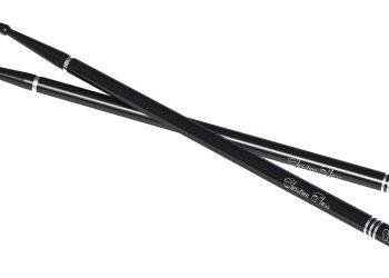 Colin Burgess, oryginalny perkusista AC/DC, zmarł w wieku 77 Lat